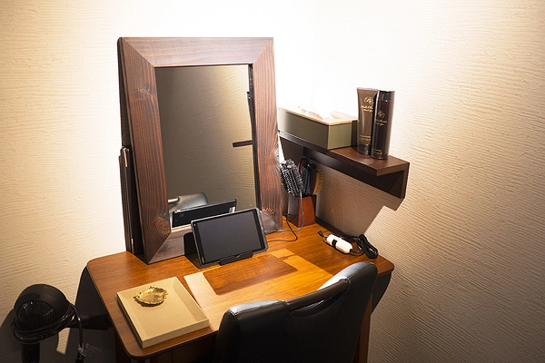 Vanity Counter for Counseling & Hair Drying